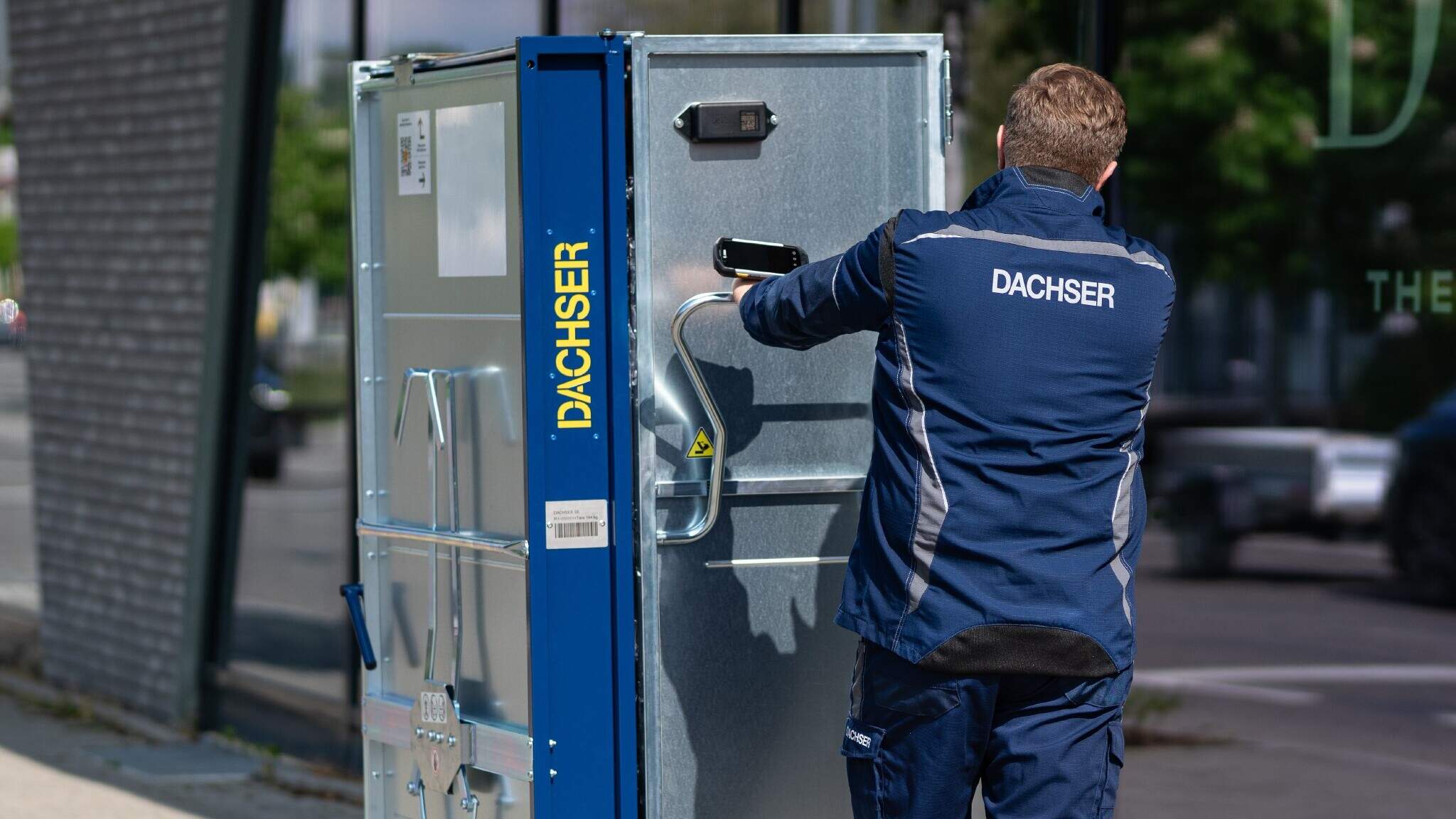 DACHSER has been awarded the German Packaging Award 2025 by the German Packaging Institute (Deutsches Verpackungsinstitut e. V.) in the Logistics & Material Flow category for its "Retail Box."