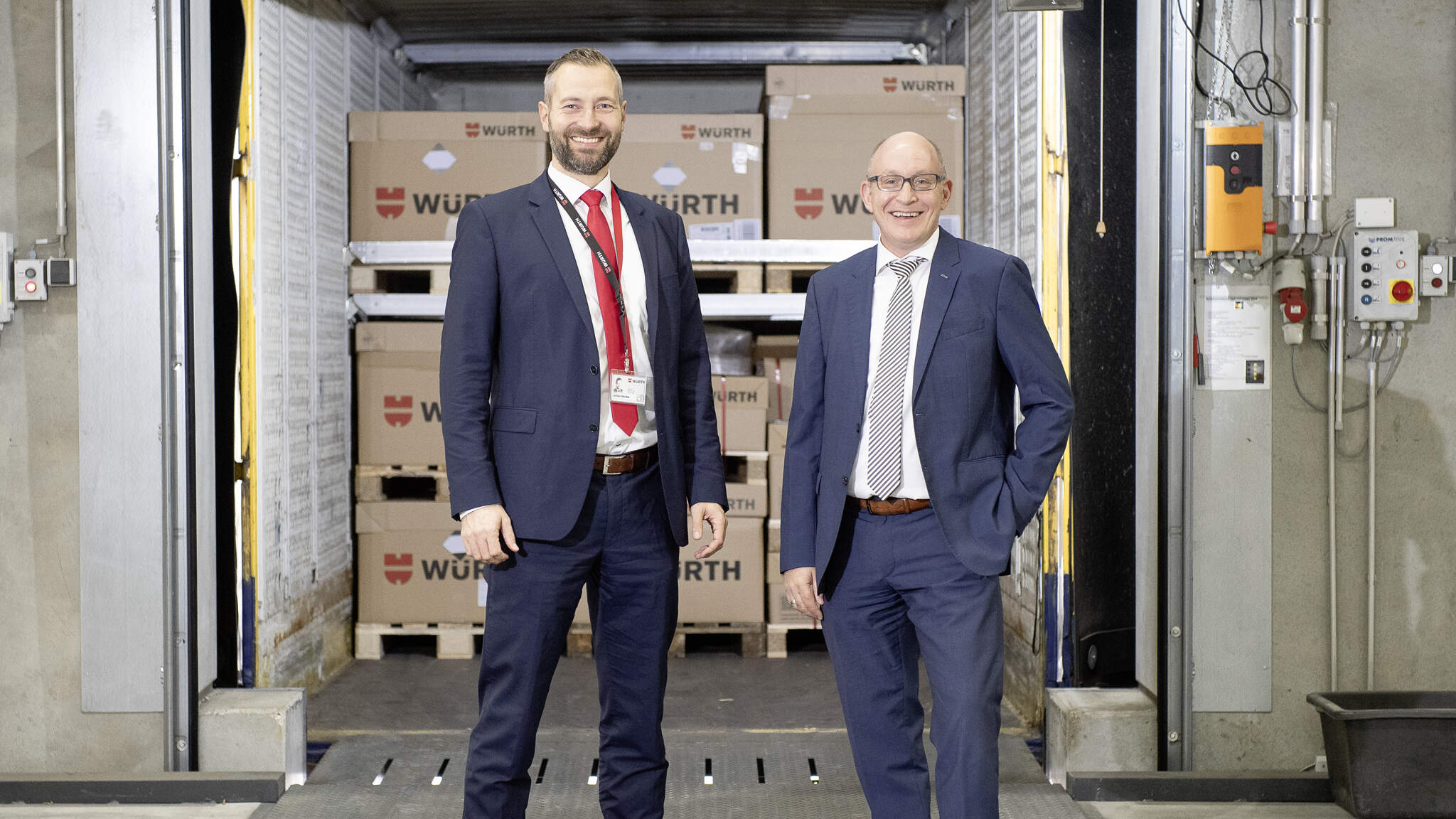 From left to right: Jochen H&ouml;schle, in charge of the supply chain for Adolf W&uuml;rht GmbH & Co. KG, and Marc-Oliver Bohlender, DACHSER brand manager in &Ouml;hringen